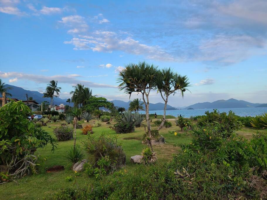 Linda Casa A 200M Da Praia Do Capricornio Caraguatatuba Ngoại thất bức ảnh